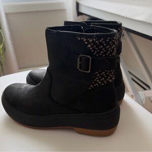 Merrell Black Ankle Boots with Knit Heel Accent